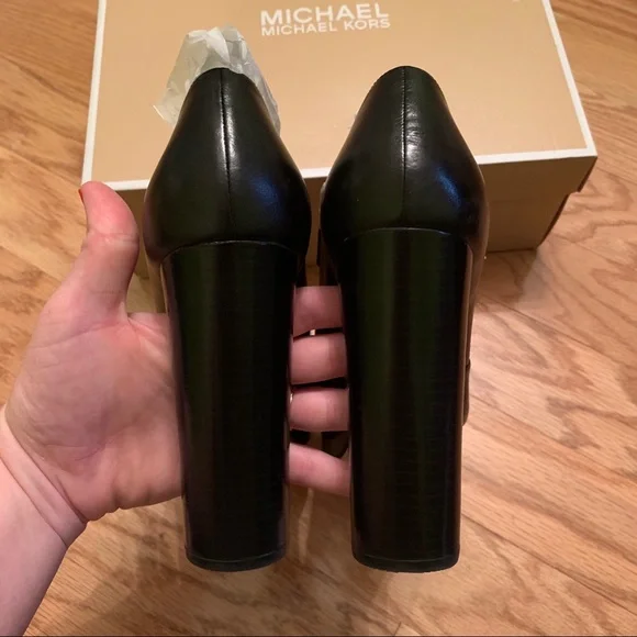 🔥SALE🔥 Michael Kors Eleni Platform Heel 10 - Picture 4 of 10